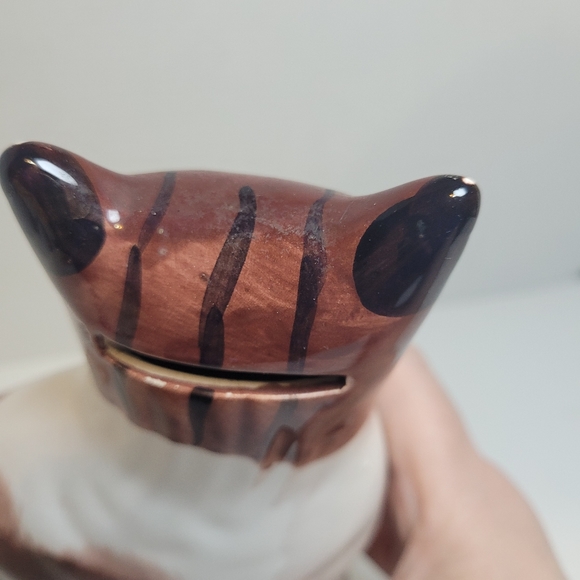 Vintage Hand Painted Ceramic Tabby Cat Bank - Picture 7 of 14